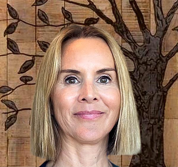 Abbe Jacobson, MSW, LSWAIC, a Child, Adult and Family Therapist providing therapy for teens, adults, and families in Sammamish and across Washington State through telehealth at Centered Mind Counseling Services